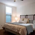 Historic Bungalow Minutes From Museum District, Downtown, Med Center