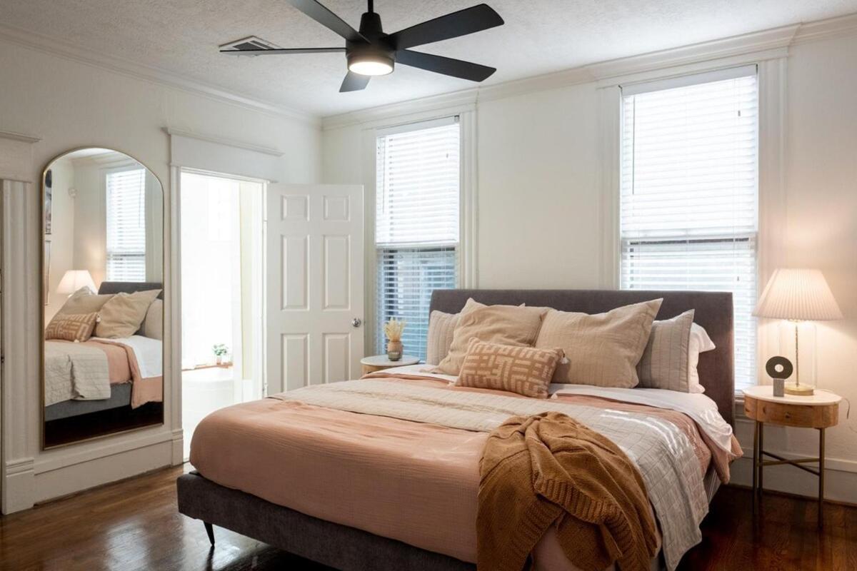 Holiday home Historic Minutes From Museum District, Downtown, Med Center